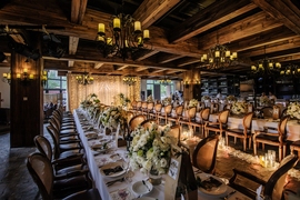  阳光玻璃木屋下的小幸福婚礼图片