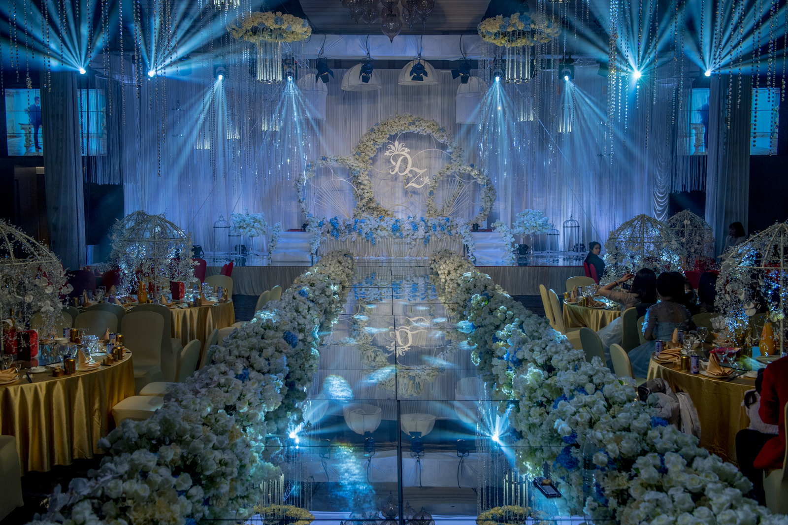 守护 白色婚礼 蓝色婚礼 灰色婚礼 室内婚礼 唯美婚礼 大气婚礼 西式婚礼 澄海情定今生婚庆中心