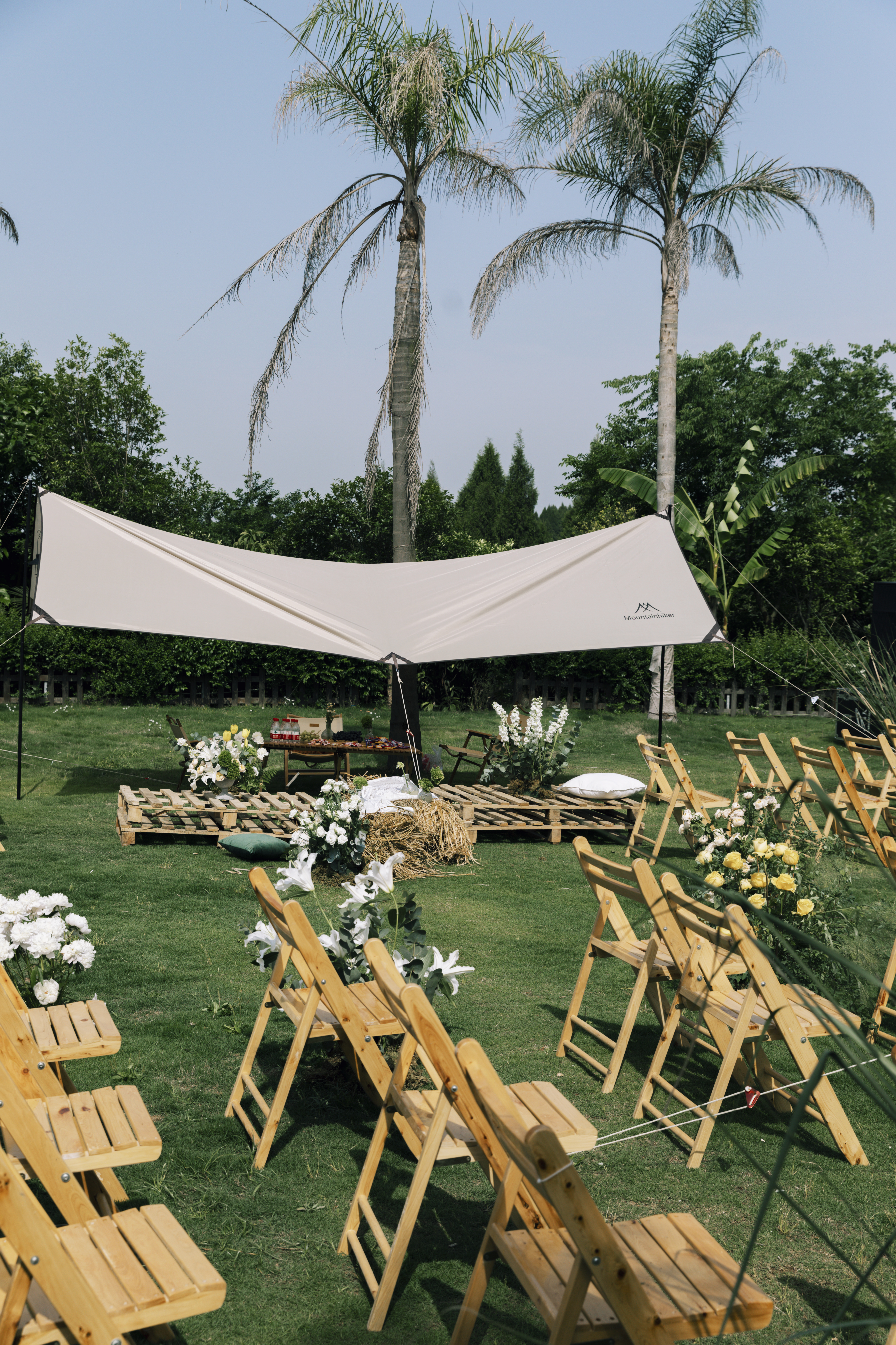 露营式帐篷婚礼黄色主题户外主题现场布置图片_效果图_策划价格-找我