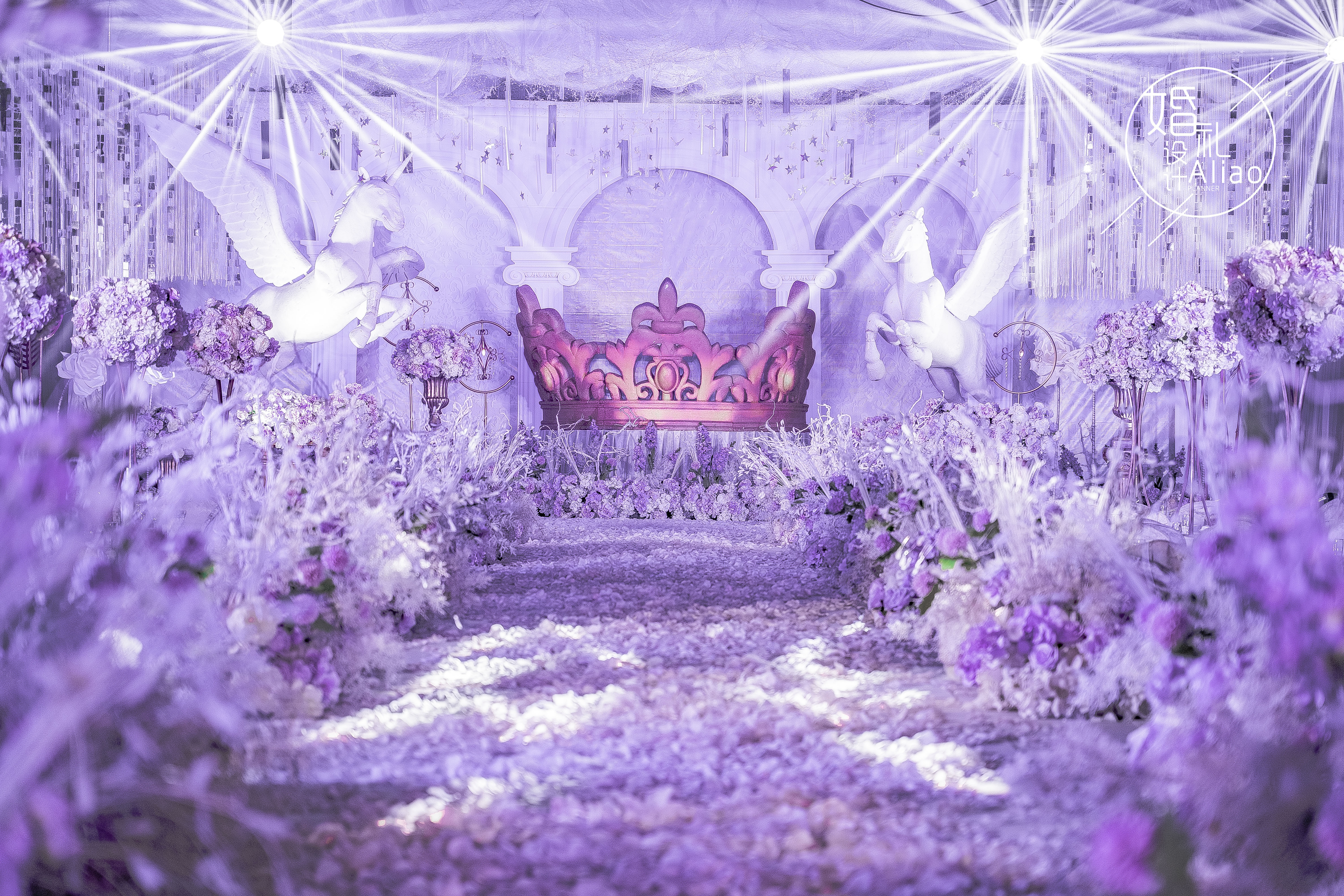 浅紫色婚礼现场图片