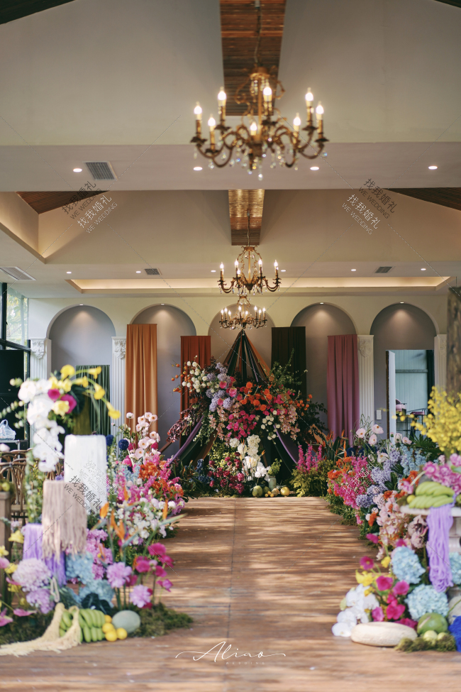 海岛风婚礼-黄室内西式婚礼照片