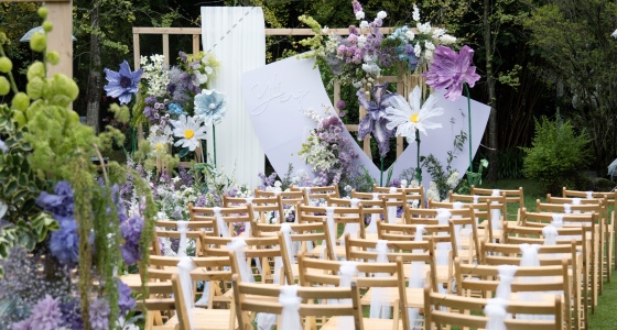 紫色草坪婚礼-婚礼策划图片