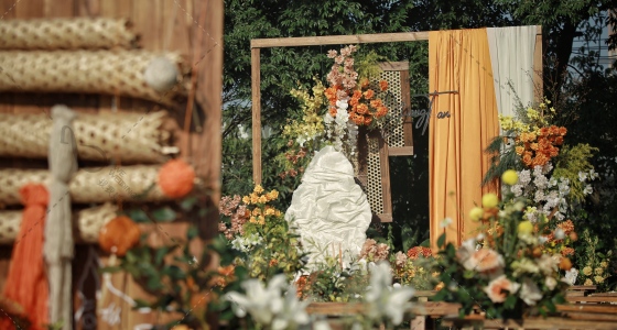 黄橙色草坪婚礼-婚礼策划图片