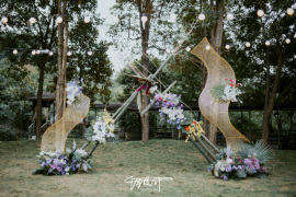 此刻相拥 | 草坪晚宴party婚礼图片