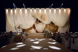 温柔布幔婚礼图片