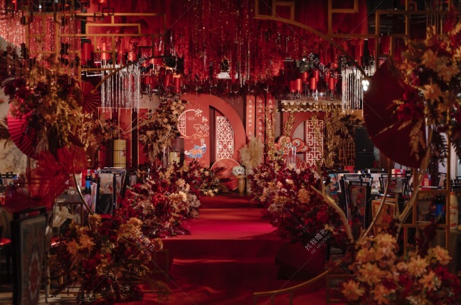 余家有喜-红室内主题婚礼照片