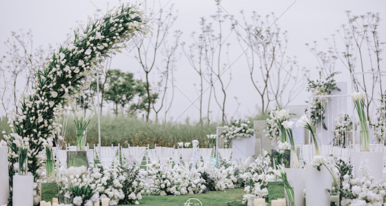 韩式薄荷绿草坪婚礼-婚礼策划图片