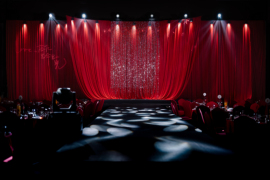 红色简约婚礼图片