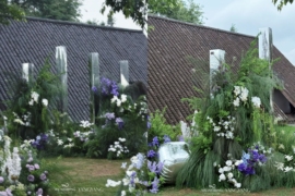 雨幕洒落 爱意满怀婚礼图片