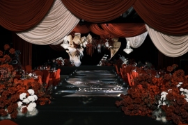 复古红庭序婚礼图片