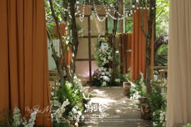 藏在小院里的焦糖色婚礼图片