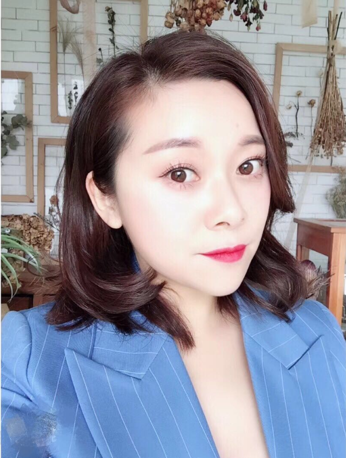 化妆师-Lena