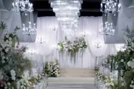 简洁干净的韩式秀场婚礼图片